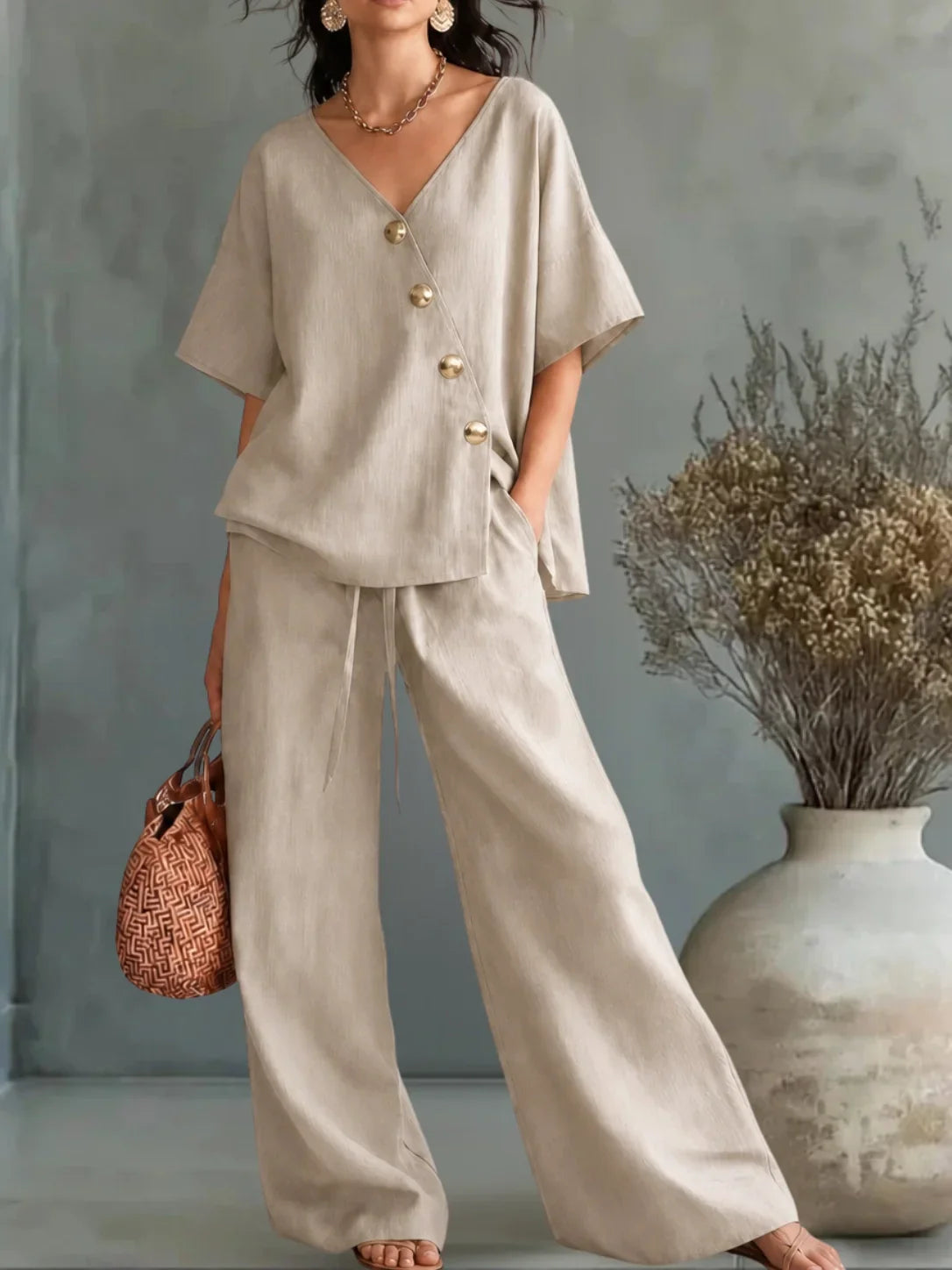 Greta | Overall Design with a V-Shaped Slit and Buttons